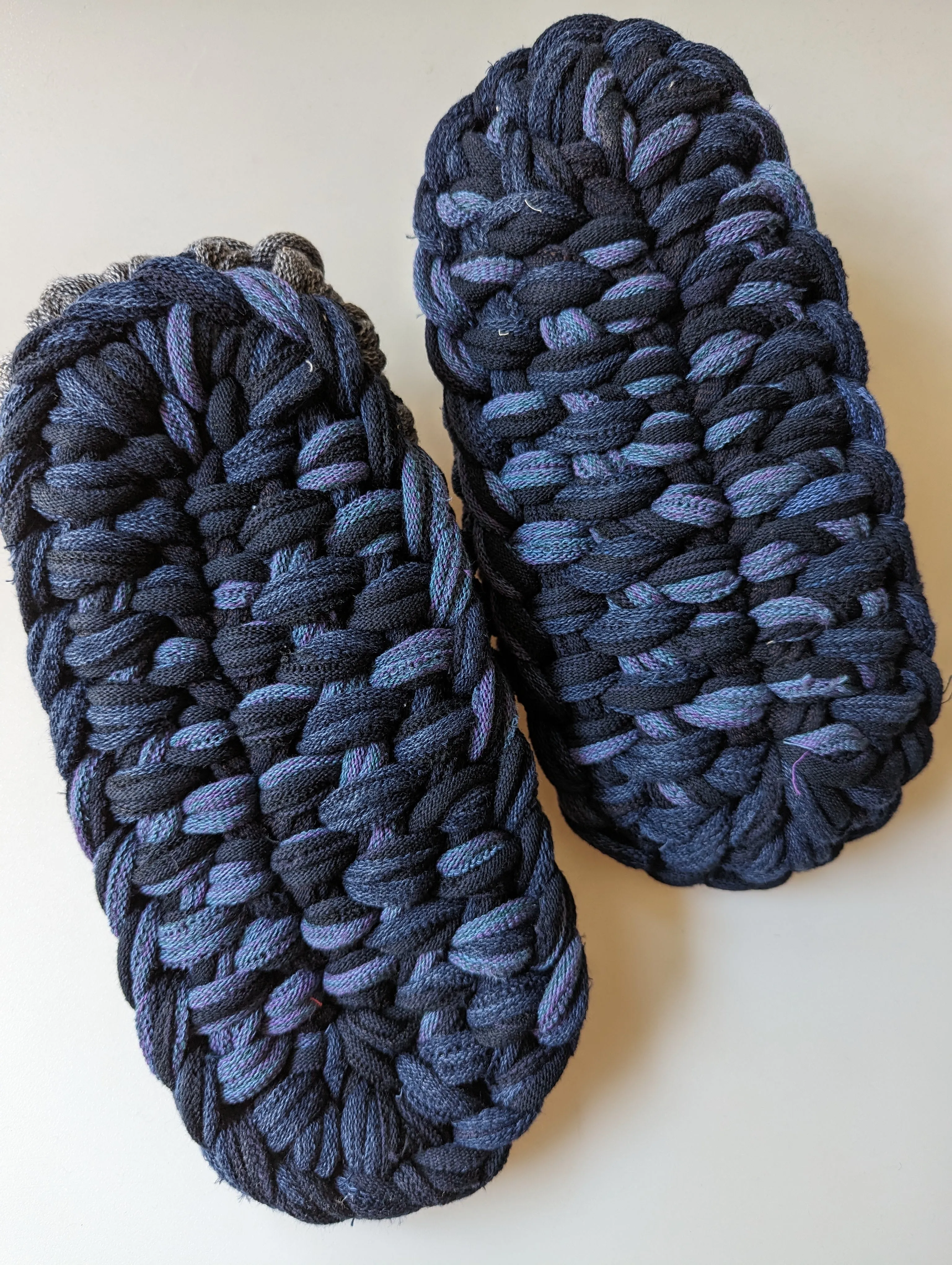Medium | Knit up-cycle slippers 2023-M12 [Medium]