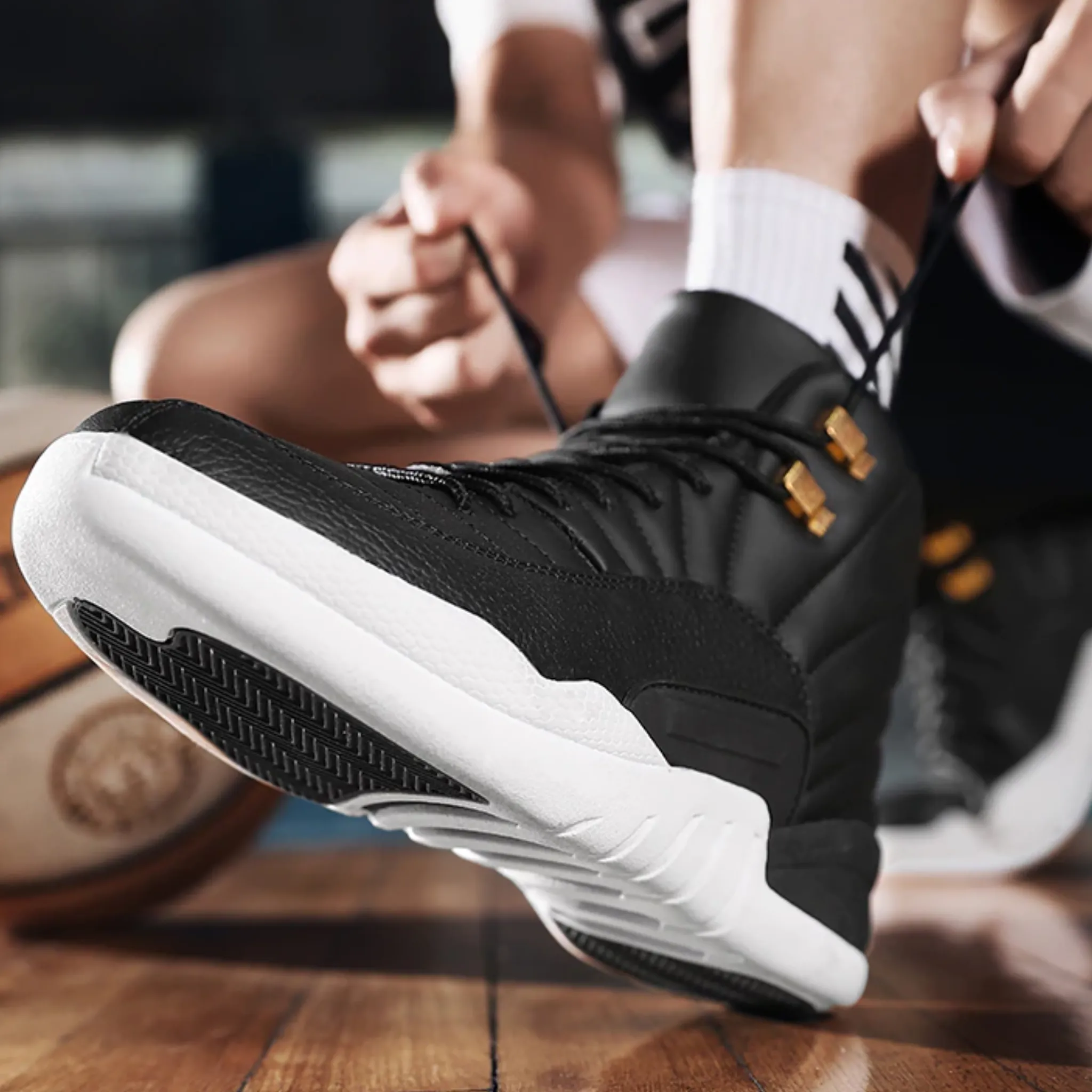 New Basketball High Top Shoes for Men